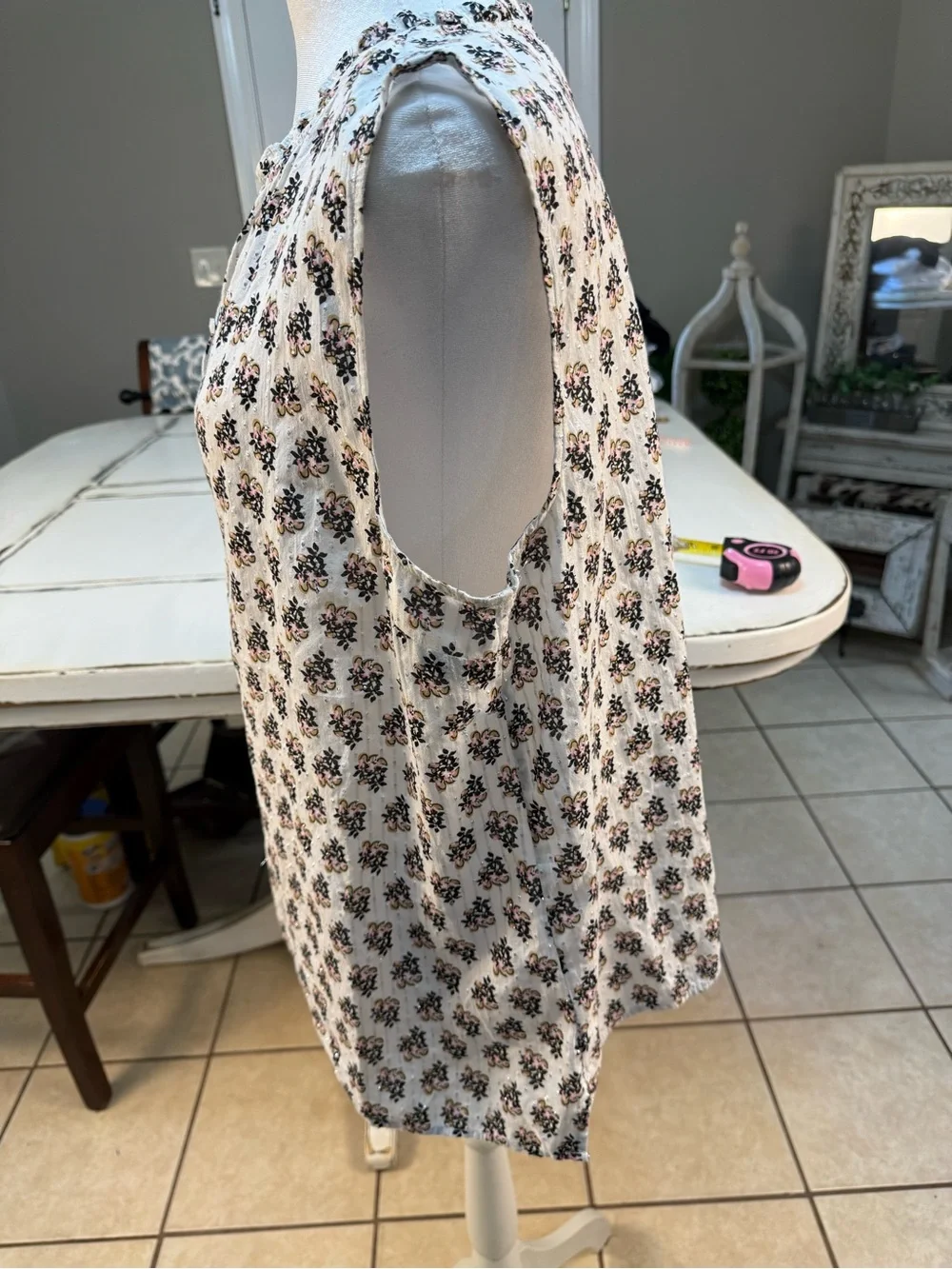 Talbots XL floral metallic-thread sleeveless blouse, Size XL - Picture 5 of 12